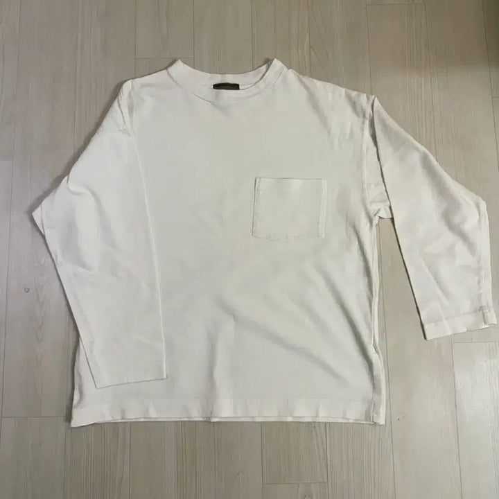 [SOLD OUT] 유나이티드 애로우즈 화이트 긴팔 티셔츠 S 사이즈