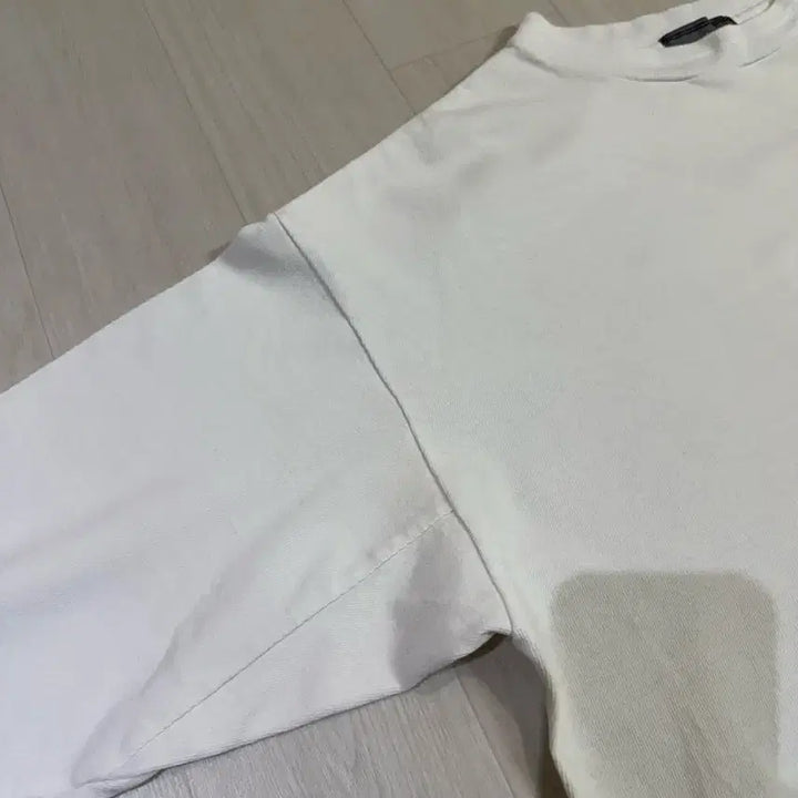 [SOLD OUT] 유나이티드 애로우즈 화이트 긴팔 티셔츠 S 사이즈