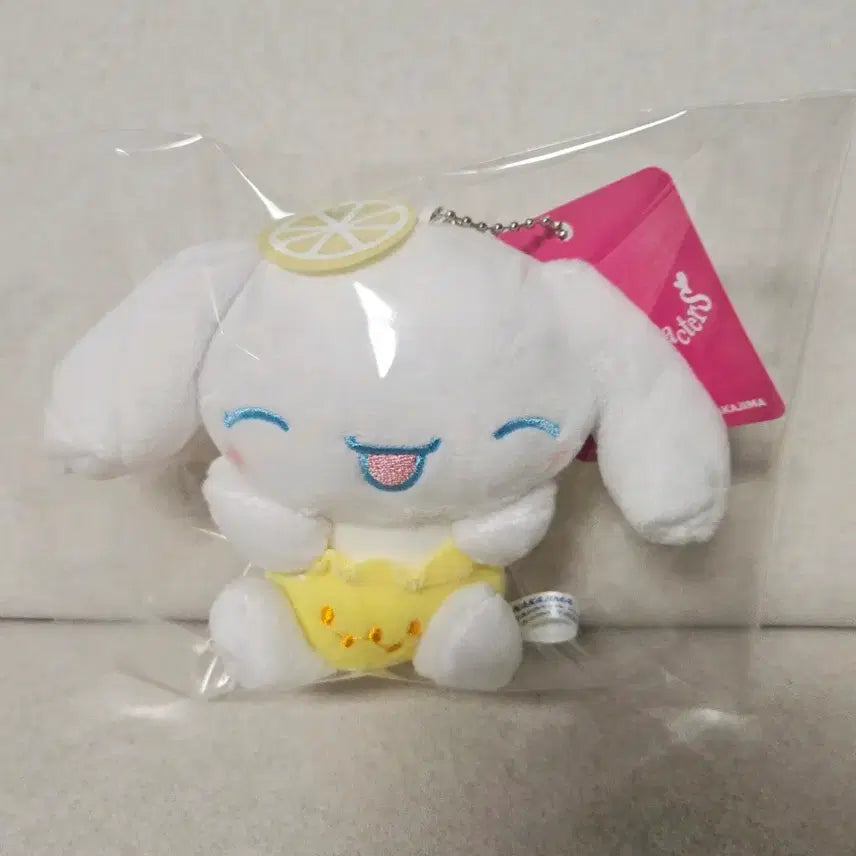 [BUNJANG] Sanrio Apple Kitty Charm, Lemon Cinnamoroll Charm, Strawberry My Melody Charm, Blueberry Kuromi Charm / 산리오 사과키티인형키링 레몬시나모롤 딸기마이멜로디 블루베리쿠로미키링