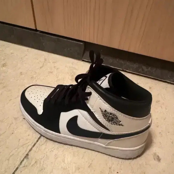 [BUNJANG] Nike Jordan 1 Mid SE Diamond Sneakers / 나이키조던1 미드se 다이아몬드245