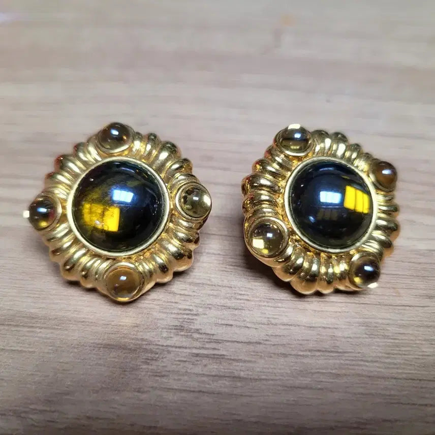 [BUNJANG] Monet Gold Tone Vintage Earrings / monet 모네 골드컬러 빈티지 귀걸이 엔틱