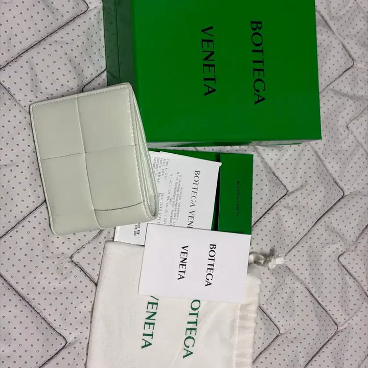[BUNJANG] Bottega Veneta Intrecciato Bifold Wallet / 보테가베네타 신형 인트레치아토 반지갑(풀구성)