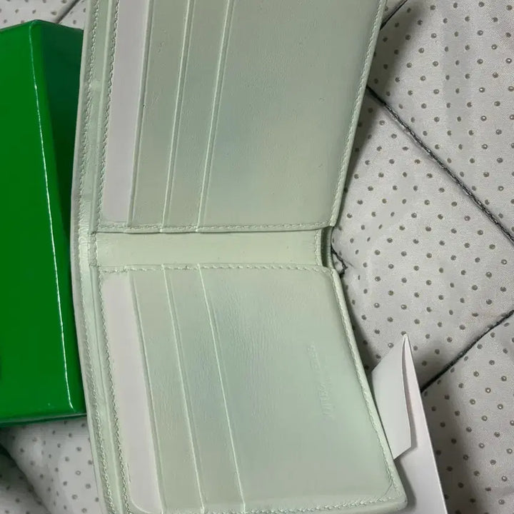 [BUNJANG] Bottega Veneta Intrecciato Bifold Wallet / 보테가베네타 신형 인트레치아토 반지갑(풀구성)