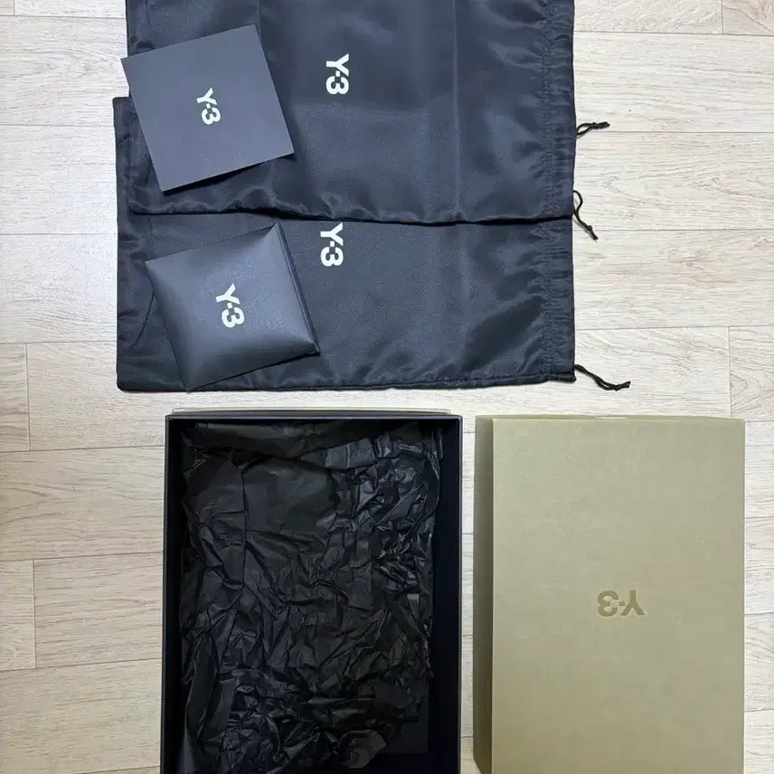 [BUNJANG] Y-3 Shoe Box and Dust Bag Set / Y-3 신발 박스 더스트백 세트