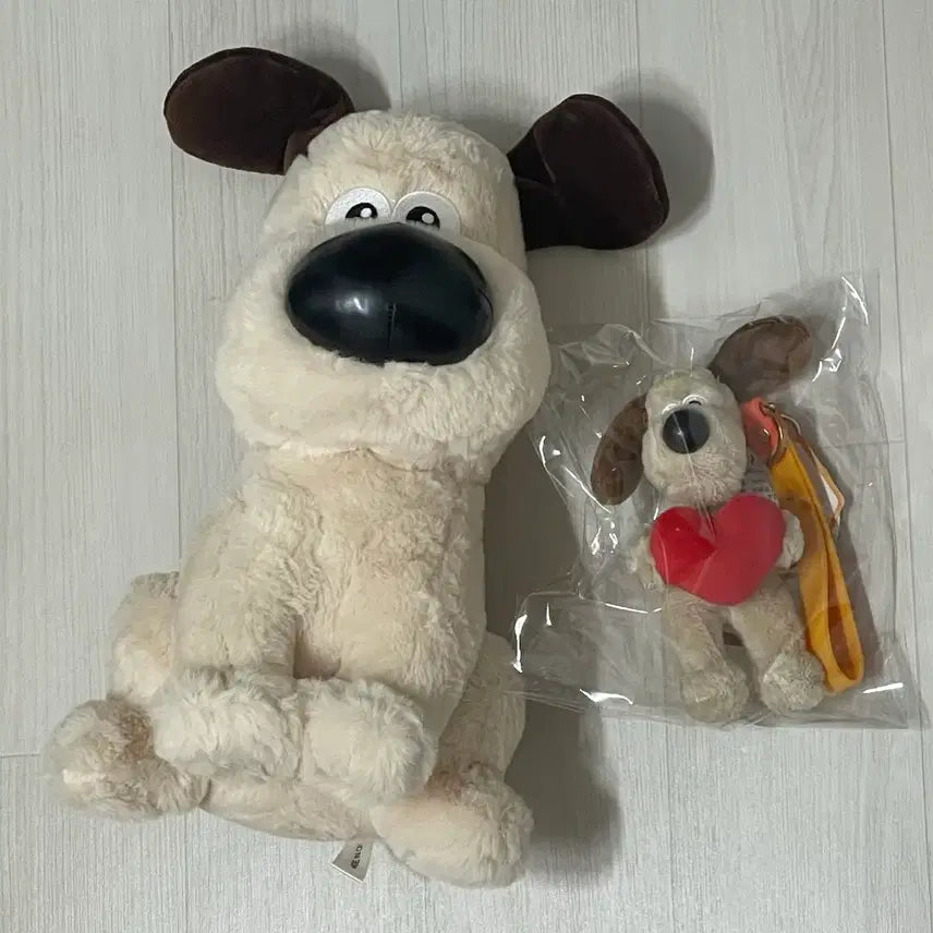 [BUNJANG] Wallace &amp; Gromit Heart Sitting Plush 30cm Set / (세트) 월레스와그로밋 하트 키링 싯팅 30cm 인형