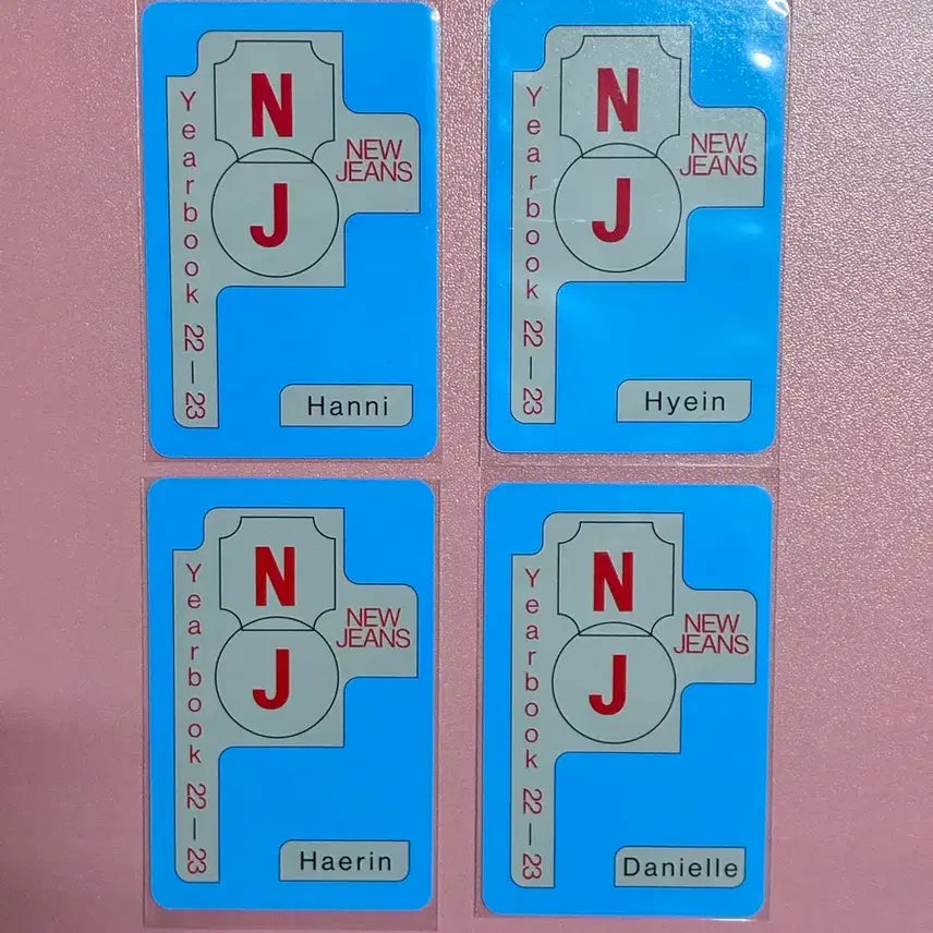 [BUNJANG] Newjeans Yearbook Photocard Bundle Set / [공식/S급] Newjeans 뉴진스 포카 4종일괄 이어북 포토카드 단종