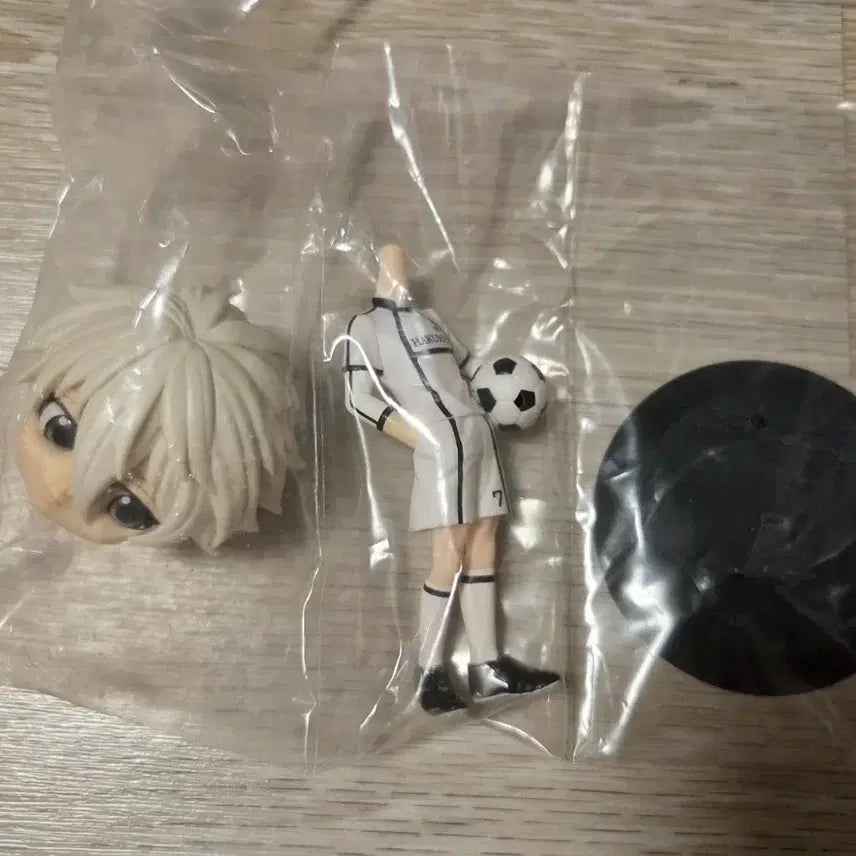 [BUNJANG] Blue Lock Nagi Qposket Figure / (개인전시용)블루록 나기 Qposket 피규어 판매합니다