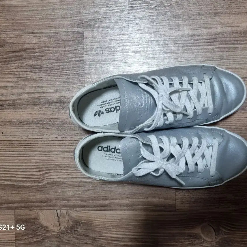 [BUNJANG] Adidas Court Vantage Silver Sneakers Size 250 / 아디다스 코트벤티지 실버 스니커즈 250 사이즈