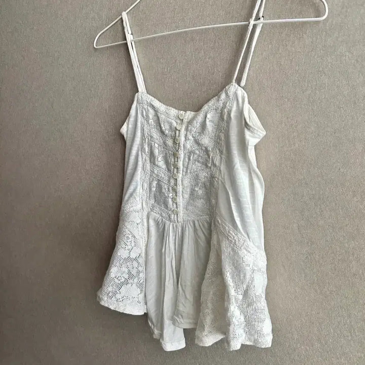 [BUNJANG] Off-White Ethnic Sleeveless Blouse / 에스닉 민소매 블라우스
