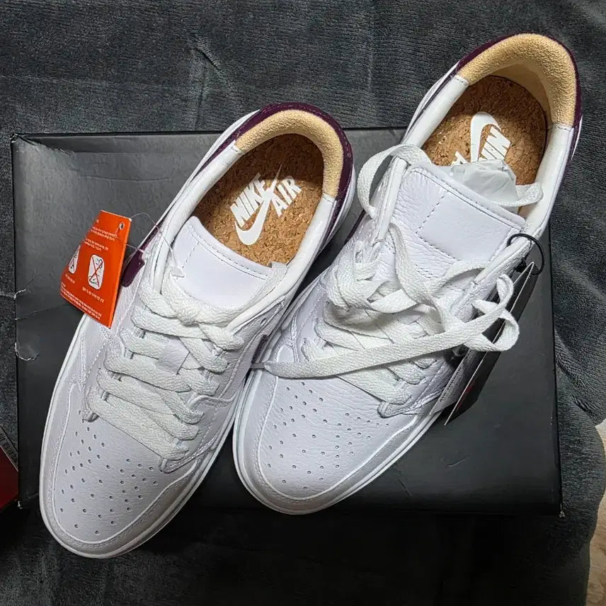 [BUNJANG] Nike Air Force 1 Pixel White Burgundy Sneakers (245) / 나이키 에어포스1 픽셀 화이트 버건디 [245] 새상품