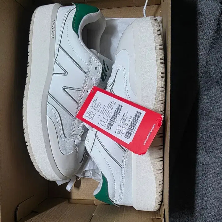 [BUNJANG] New Balance CT302 White/Green Sneakers / 뉴발란스  240]  새상품