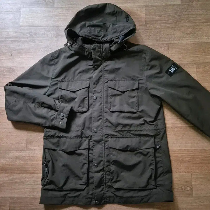 [SOLD OUT] 센터폴ALPHA MATTER 카키색 야상 점퍼 후드105