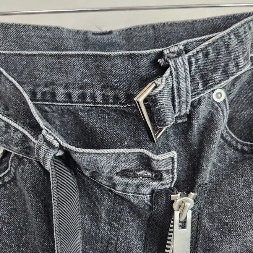 [SOLD OUT] 시카이 블랙 데님 스커트 지퍼 디테일