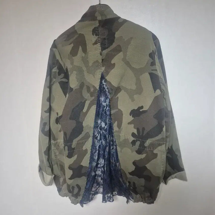 [BUNJANG] Camouflage Patterned Field Jacket / 카모플라쥬 야상 스타일 자켓 한장뿐이 없는디자인