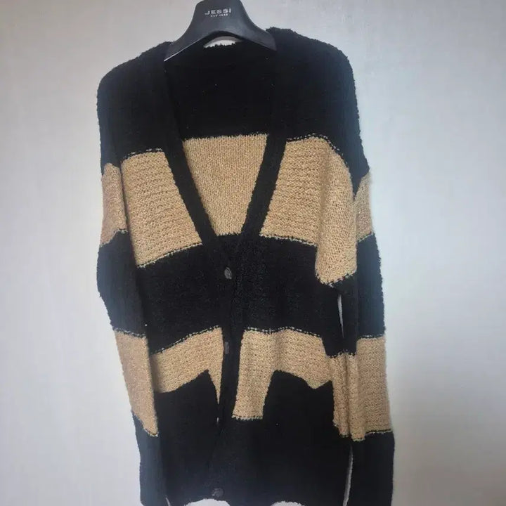 [BUNJANG] Striped Cardigan / 스트라이프 가디건 블랙/베이지