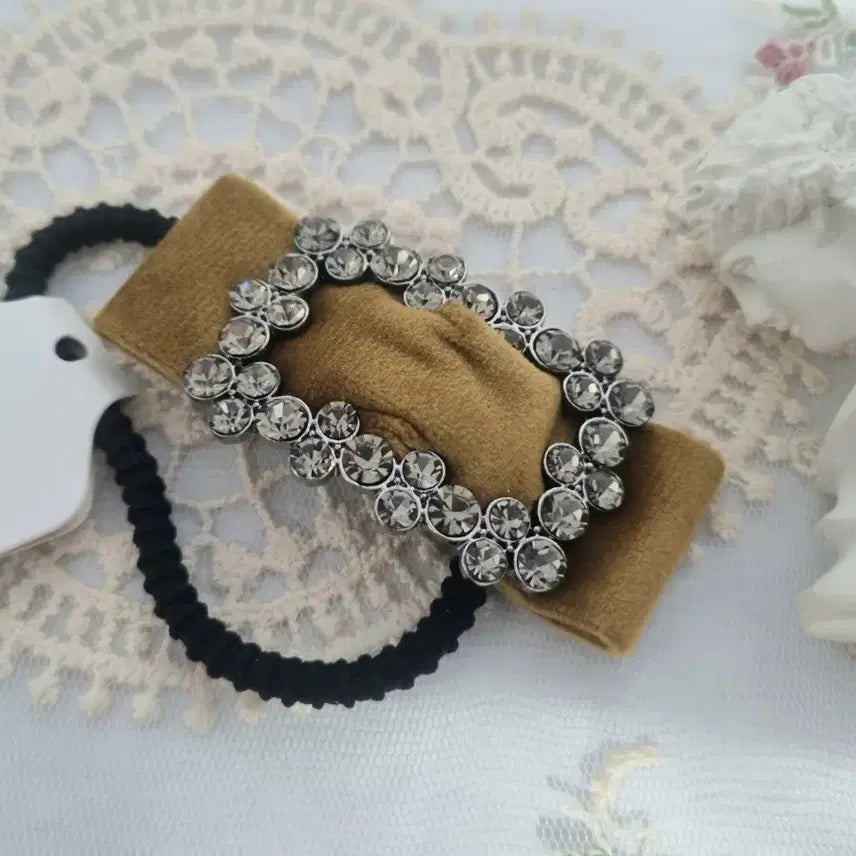 [BUNJANG] Cubic Embellished Velvet Hair Tie / 큐빅 벨벳 머리끈(새상품)