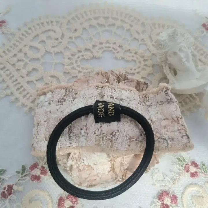 [SOLD OUT] 트위드 장미 코사지 헤어끈 (새상품)