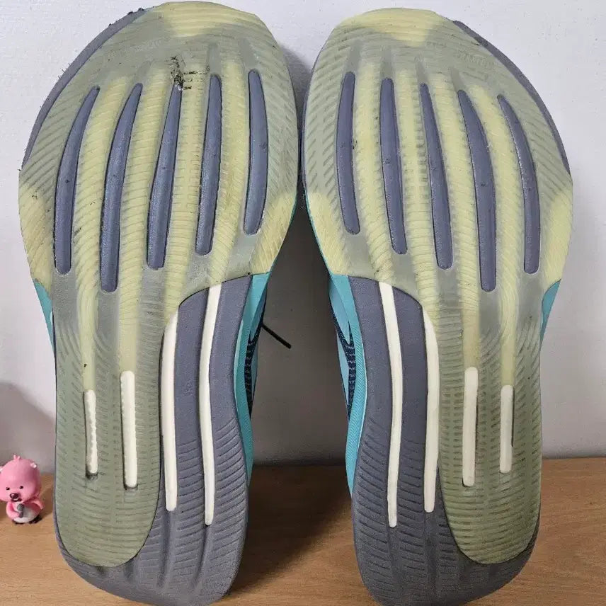 [SOLD OUT] 슈퍼노바 프리마2 270사이즈 런닝화(택포)