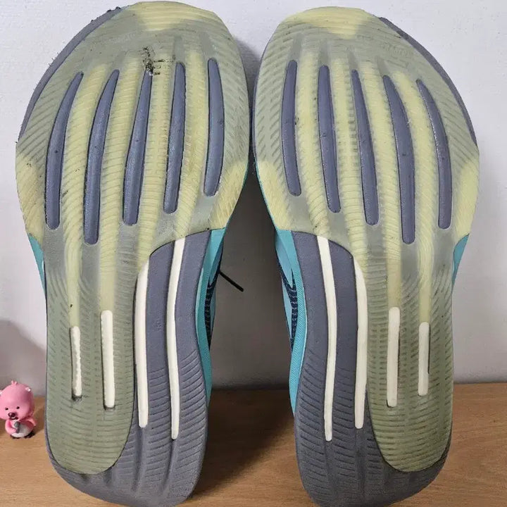 [SOLD OUT] 슈퍼노바 프리마2 270사이즈 런닝화(택포)
