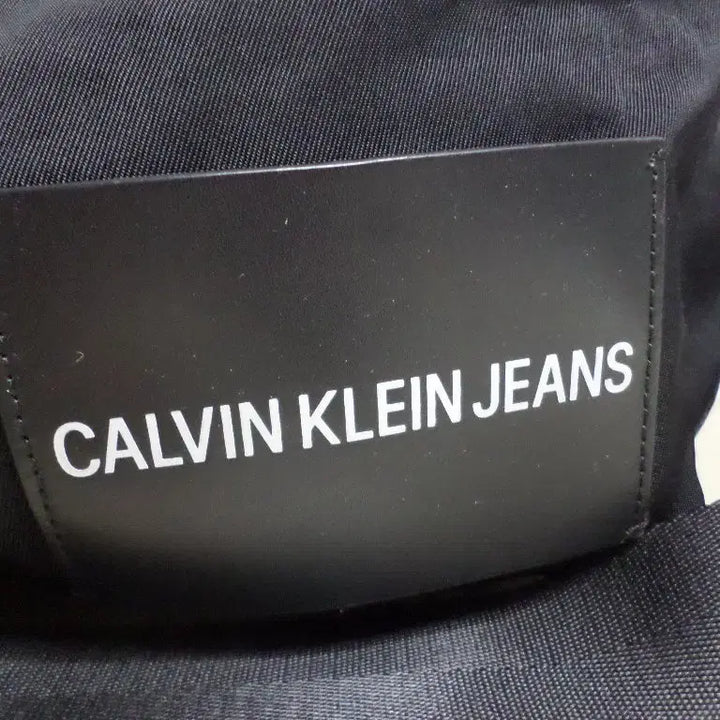 [BUNJANG] Calvin Klein Messenger Bag - Black Crossbody Bag / 베티붐구제 켈빈클라인 크로스백 메신저백 블랙 중고 가방