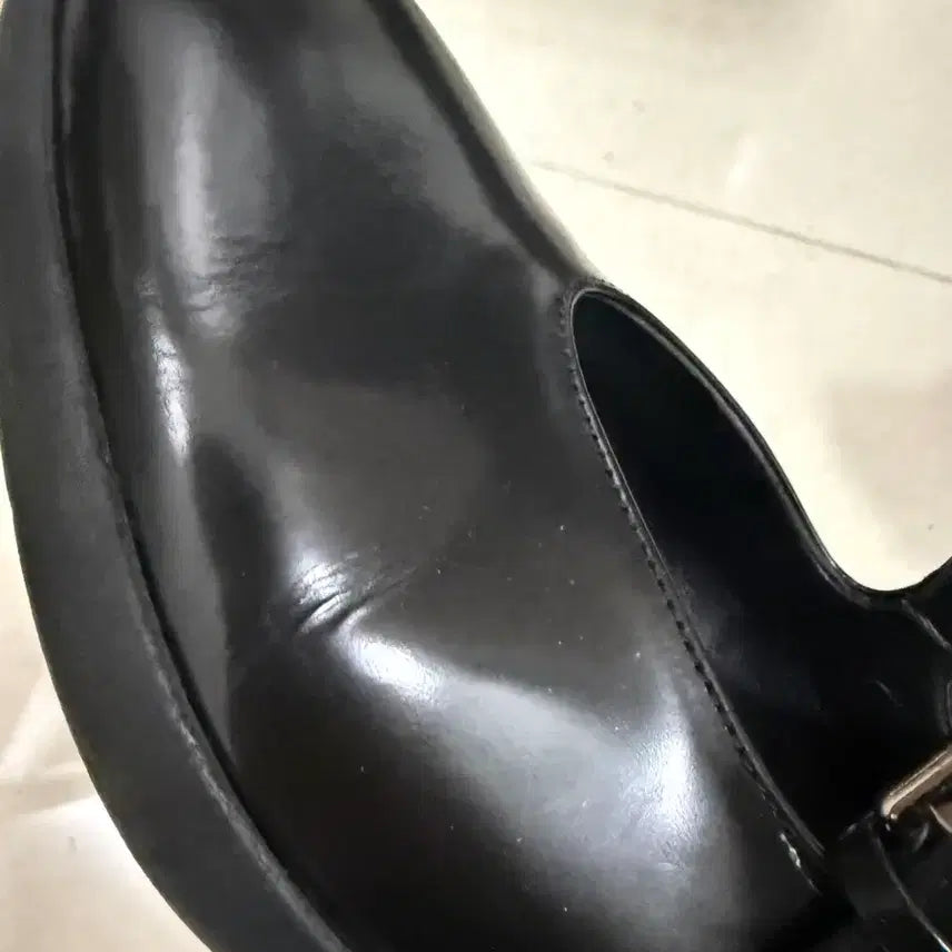 [BUNJANG] Urbanic30 Vibram Mary Jane Glossy Shoes / 얼바닉30 비브람 메리제인 글로시 250