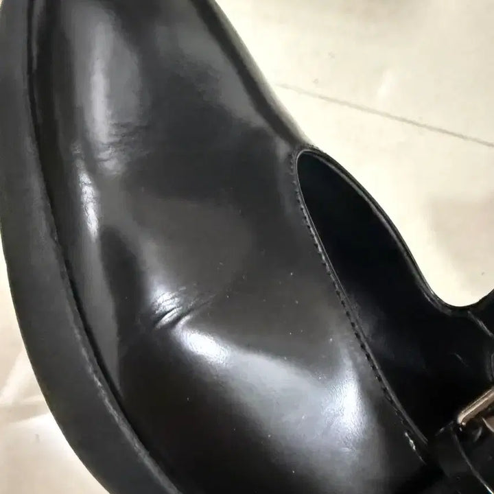[BUNJANG] Urbanic30 Vibram Mary Jane Glossy Shoes / 얼바닉30 비브람 메리제인 글로시 250