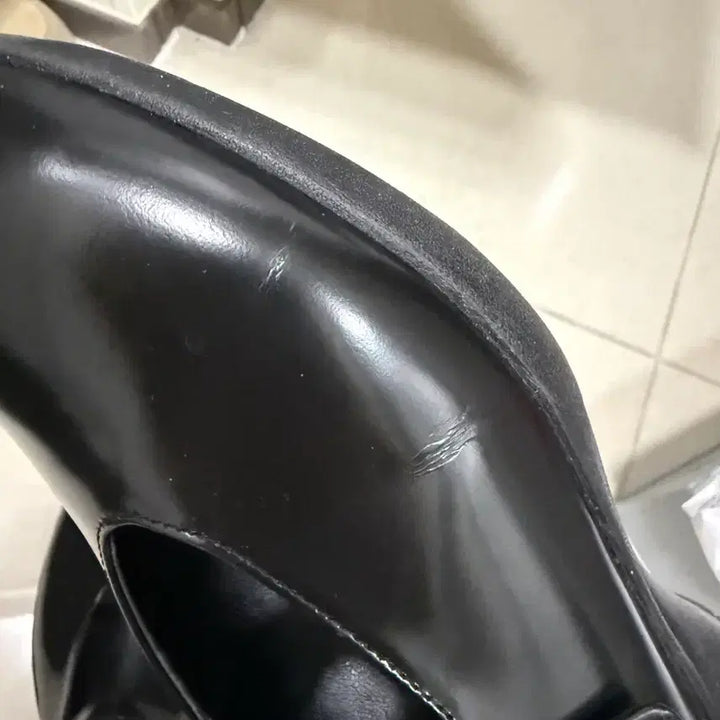 [BUNJANG] Urbanic30 Vibram Mary Jane Glossy Shoes / 얼바닉30 비브람 메리제인 글로시 250