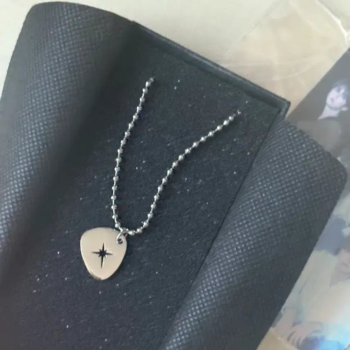 [BUNJANG] TXT (Tomorrow X Together) Deja Vu Peak Necklace / 투바투 데자뷰 피크 목걸이