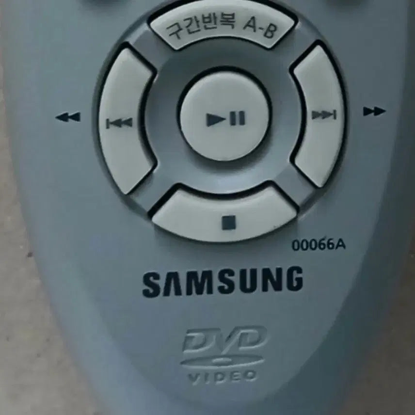 [BUNJANG] Samsung VTR/DVD Combo Player with Remote / 삼성 VTR 비디오/ DVD겸용/ 00066A 리모콘
