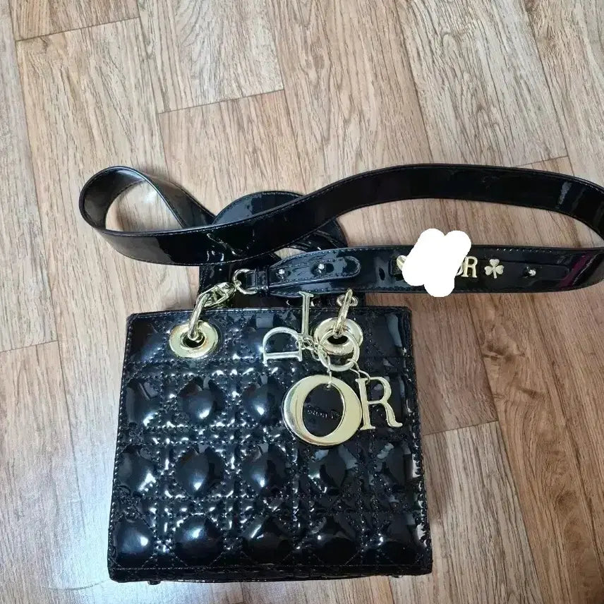 [BUNJANG] Black Patent Leather Tote Bag / Shoulder Bag / 블랙 페이던트 토트백 겸 숄더백 가능