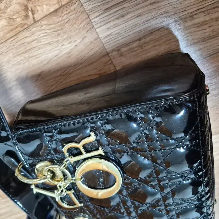 [BUNJANG] Black Patent Leather Tote Bag / Shoulder Bag / 블랙 페이던트 토트백 겸 숄더백 가능
