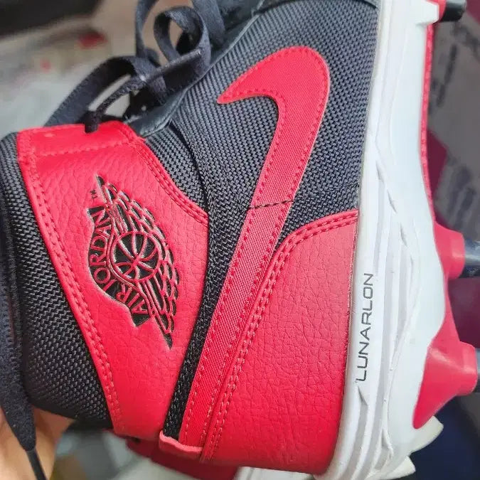 [BUNJANG] Jordan 1 Retro MCS High Top Baseball Cleats Black/Red / 조던 1 하이 블랙/레드 징 스파이크화 Jordan 1 Retro MCS
