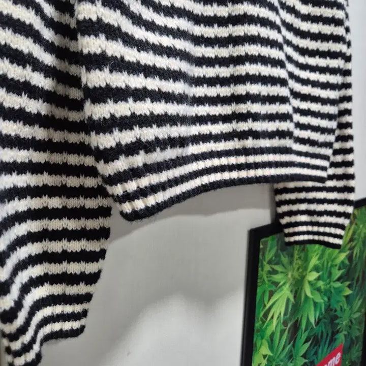 [BUNJANG] Vtg Striped Gold Button Cardigan / (세일)(새상품)vtg 스트라이프 금장 버튼 가디건
