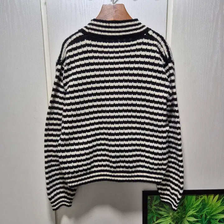[BUNJANG] Vtg Striped Gold Button Cardigan / (세일)(새상품)vtg 스트라이프 금장 버튼 가디건