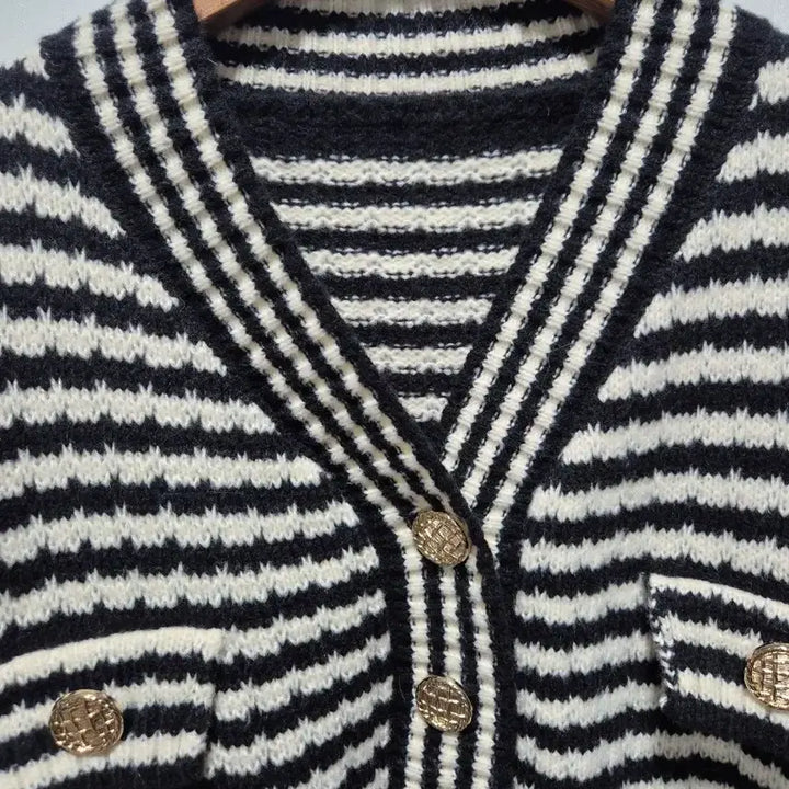 [BUNJANG] Vtg Striped Gold Button Cardigan / (세일)(새상품)vtg 스트라이프 금장 버튼 가디건