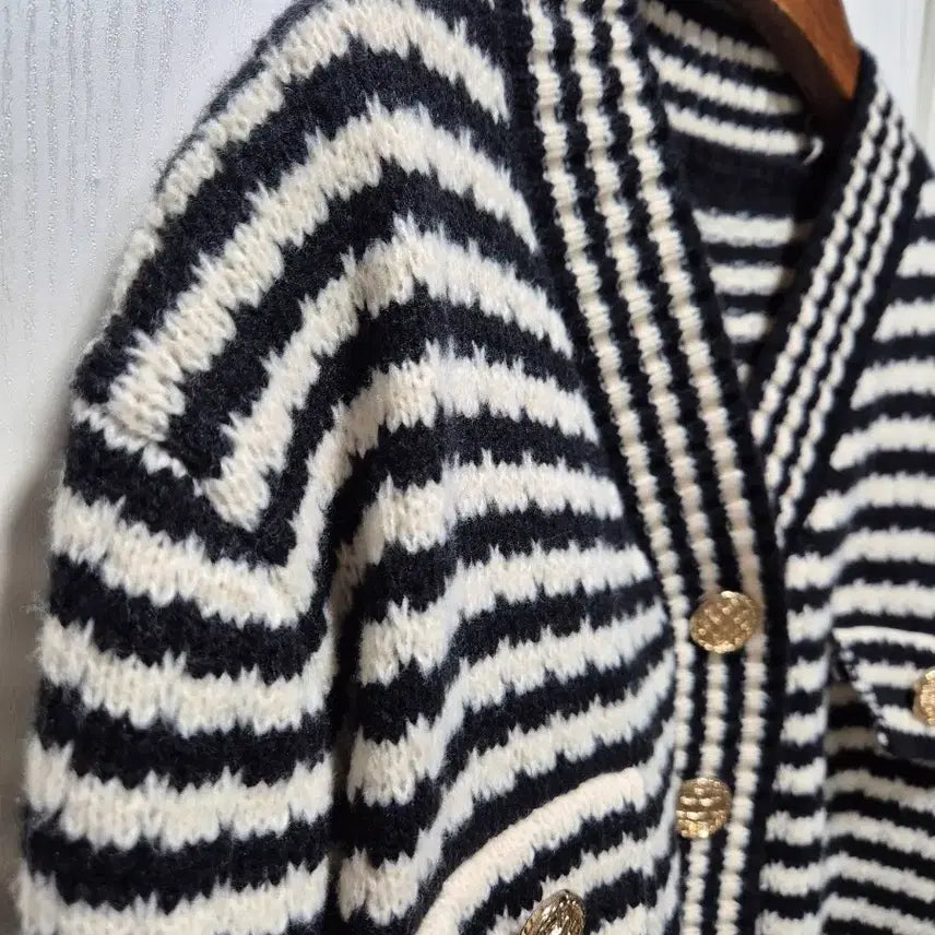 [BUNJANG] Vtg Striped Gold Button Cardigan / (세일)(새상품)vtg 스트라이프 금장 버튼 가디건