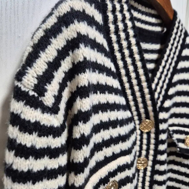 [BUNJANG] Vtg Striped Gold Button Cardigan / (세일)(새상품)vtg 스트라이프 금장 버튼 가디건