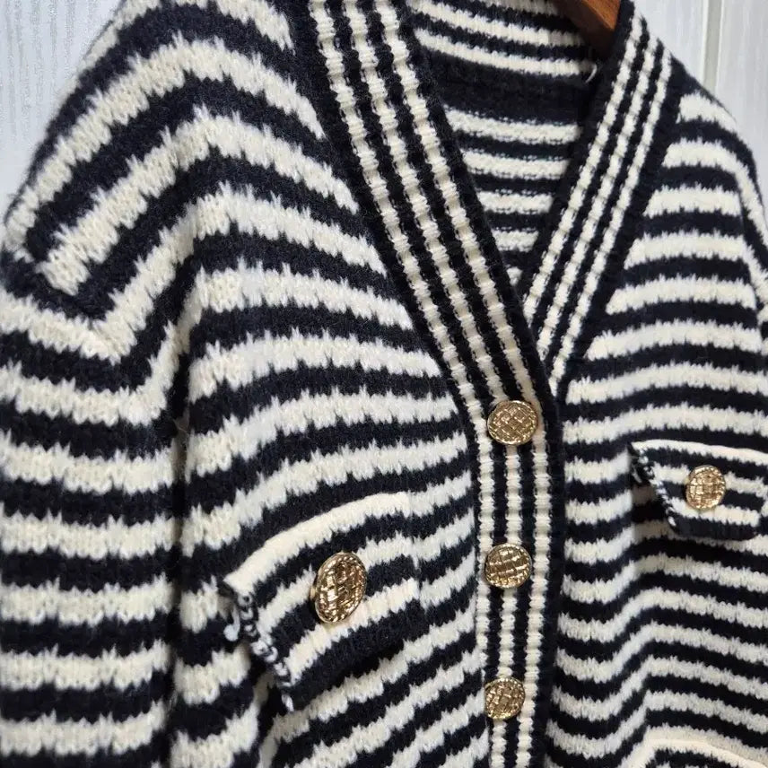 [BUNJANG] Vtg Striped Gold Button Cardigan / (세일)(새상품)vtg 스트라이프 금장 버튼 가디건
