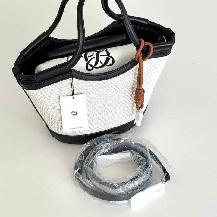 [BUNJANG] Louis Quatorze Renata Tote Bag Black / [새제품] 루이까또즈 르나타 토트백