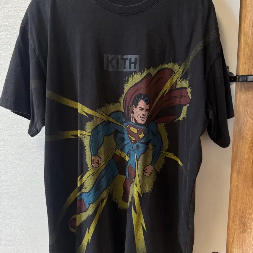 [BUNJANG] Kith Superman T-shirt / Kith 슈퍼맨 반팔 L사이즈