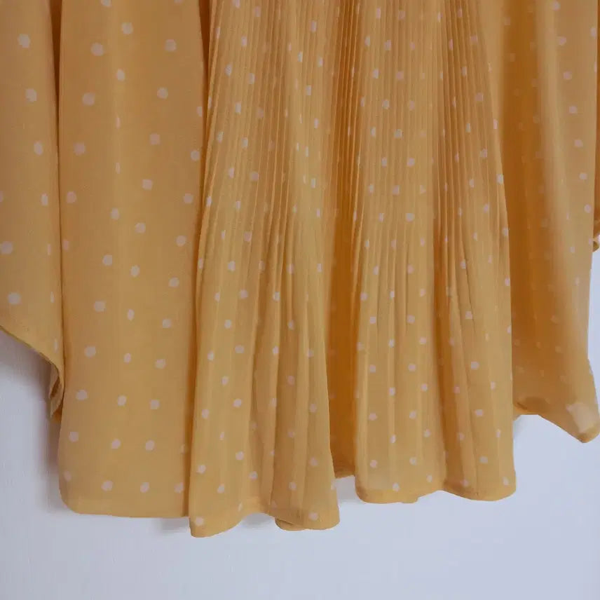 [BUNJANG] Vintage Yellow Dot Blouse / 빈티지 옐로우 도트 블라우스