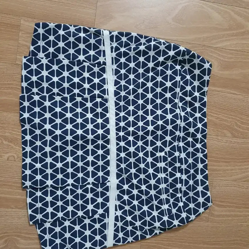 [BUNJANG] W.Angle Navy White Pattern Shorts Size 85 / 와이드앵글 네이비 화이트 패턴 반바지 85