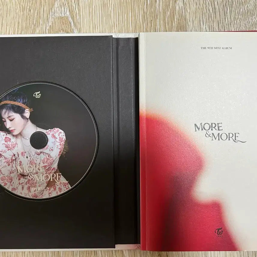 [BUNJANG] TWICE More & More Signed Album / 트와이스 More & More 사인 앨범