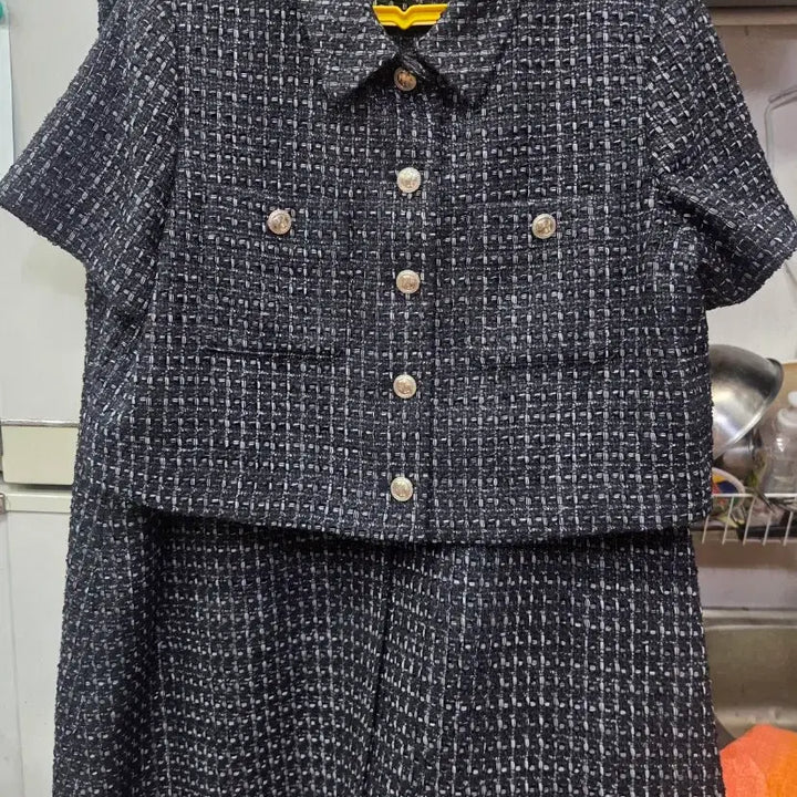 [BUNJANG] Maje Tweed Short-Sleeve Two-Piece Skirt Set / 마쥬 트위드 반팔 투피스 스커트 세트