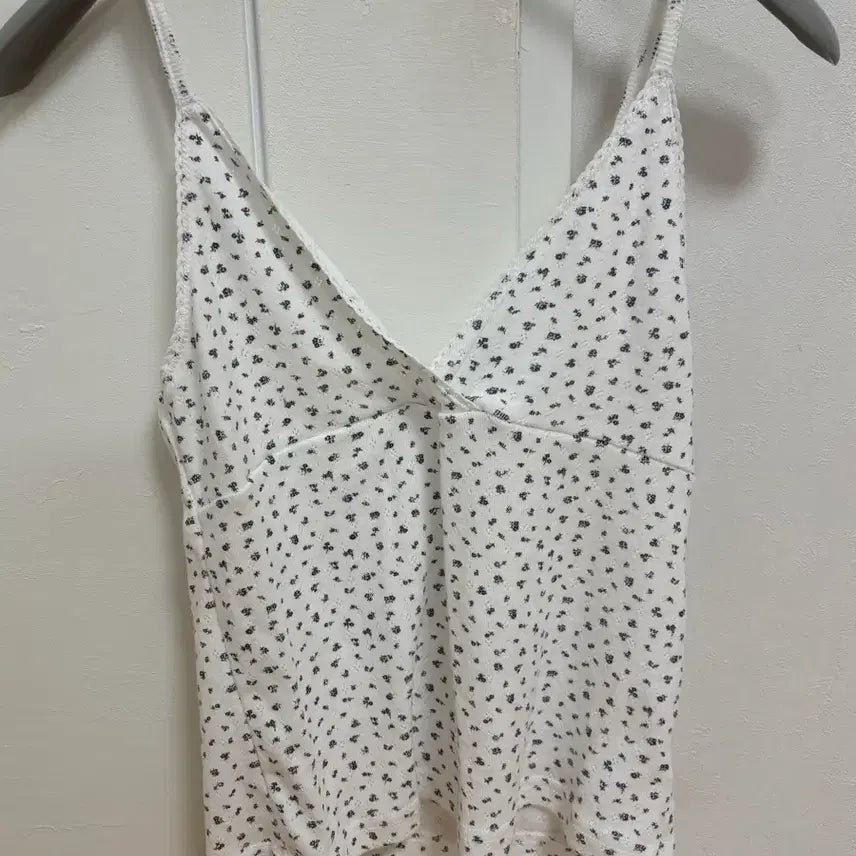 [BUNJANG] Autumn Flower Lace Camisole / 새상품 어텀 플라워 레이스 나시