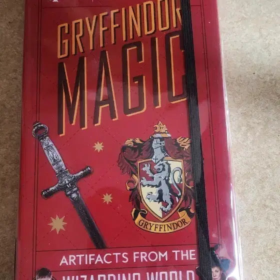 [BUNJANG] Harry Potter Gryffindor Magic Souvenir Book (Sealed) / 해리포터 : GRYFFINDOR MAGIC