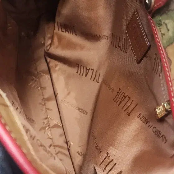 [BUNJANG] Alviero Martini Large Shoulder Bag / 알비에로마르티니 라지사이즈 숄더백