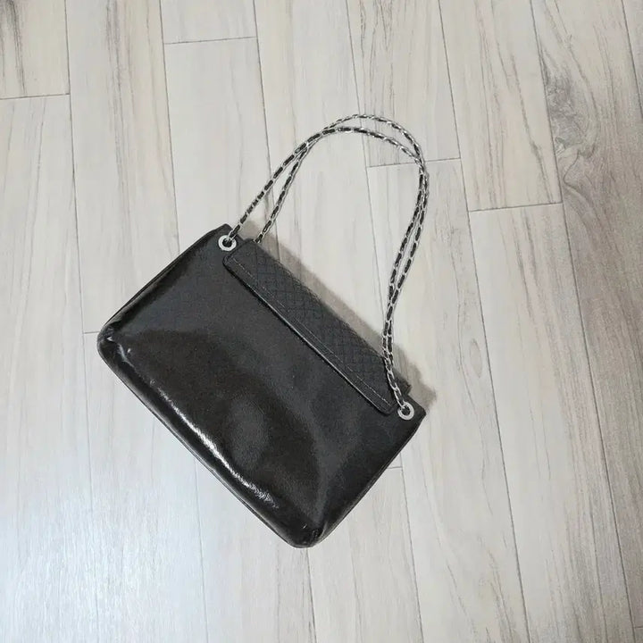 [BUNJANG] Louis Quatorze Enamel Silver Chain Shoulder Bag / 루이까또즈 에나멜 은장체인 숄더백