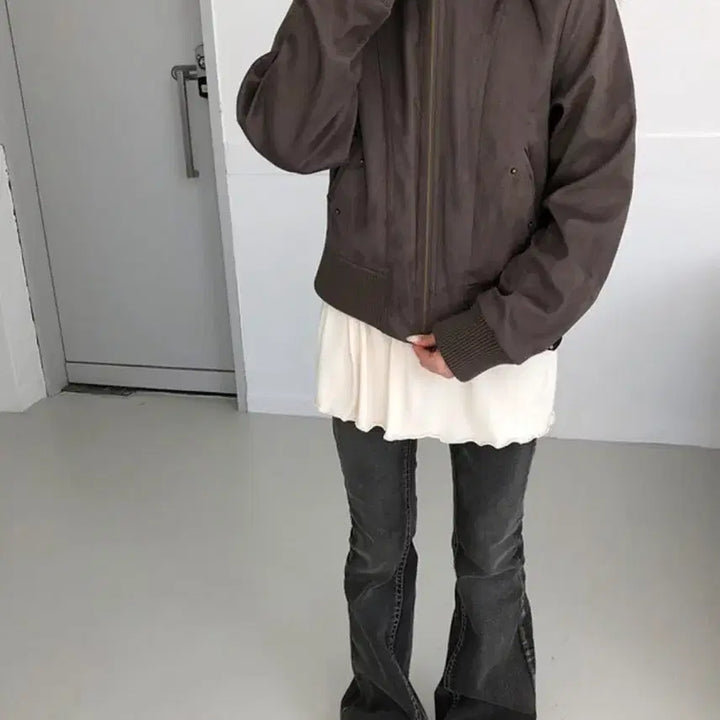 [SOLD OUT] 이이알하우스 스너그 로우 부츠컷 팬츠 이이알하우스 부츠컷팬츠
