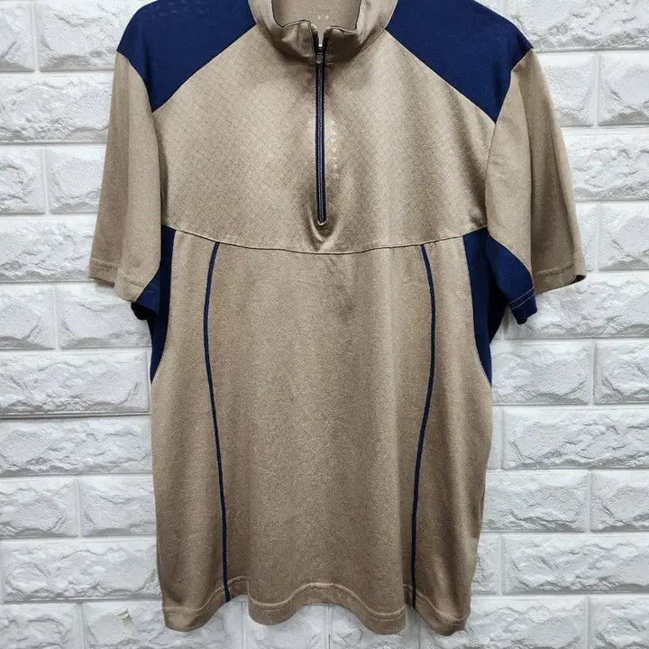 [SOLD OUT] 콜핑 반팔  기능성 반집업티 105사이즈 k573